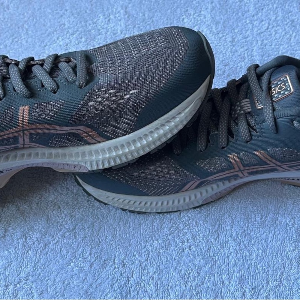 ASICS Size 11 - Picture 2 of 6